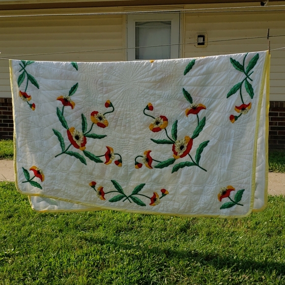 LAST OFFER* NEW Twin Size Quilt Hand Quilted Fall Winter Home Decor Applique - Picture 5 of 8